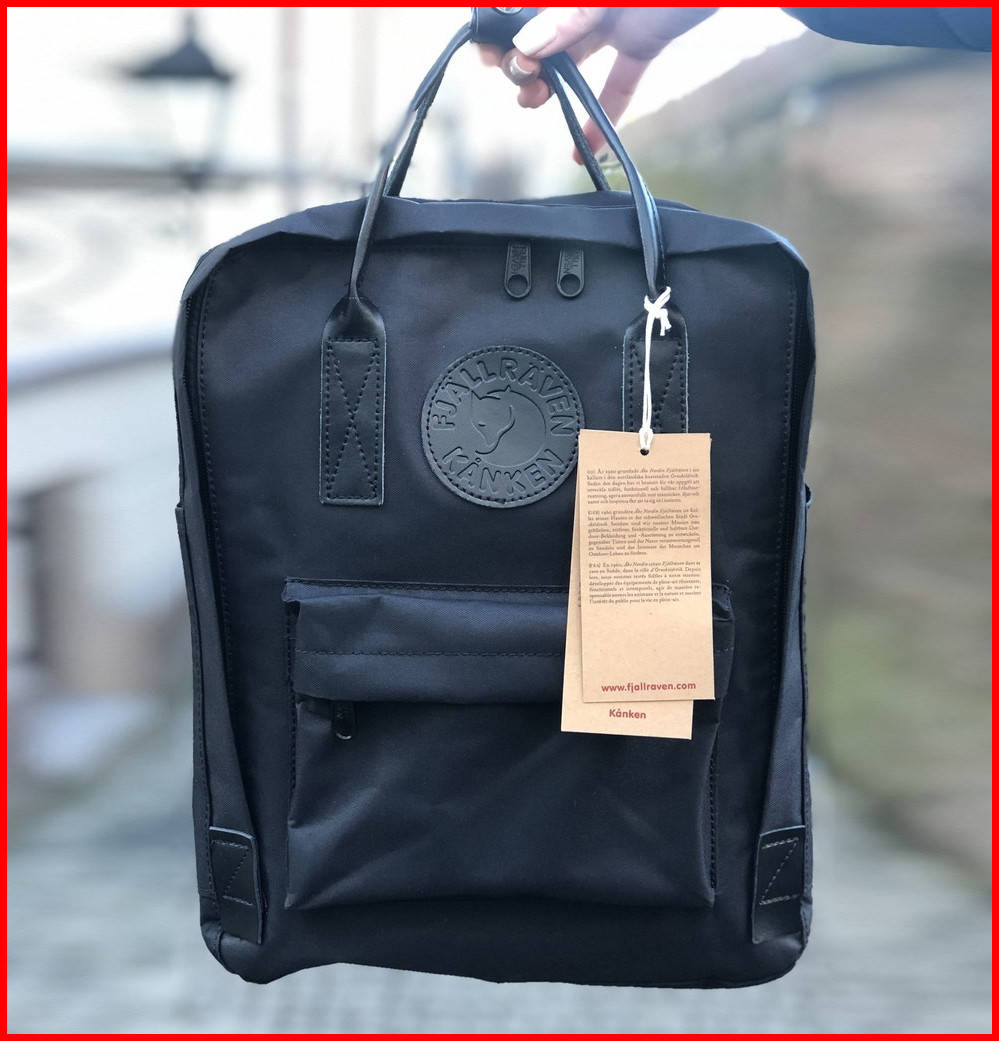 Городской рюкзак Fjallraven Kanken Classic 16л, школьный рюкзак Канкен классик с кожанными ручками черный
Городской рюкзак Fjallraven Kanken Classic 16л, школьный рюкзак Канкен классик с кожанными ручками черный