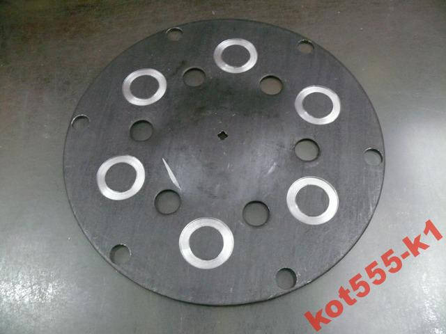 Диск сцепления маховика К-750 сплошной нижний
Диск сцепления маховика К-750 сплошной нижний