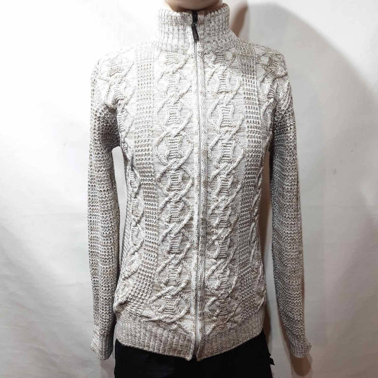 Мужской теплый вязаный свитер на молнии отличного качества Турция Бежевый
Мужской теплый вязаный свитер на молнии отличного качества Турция Бежевый