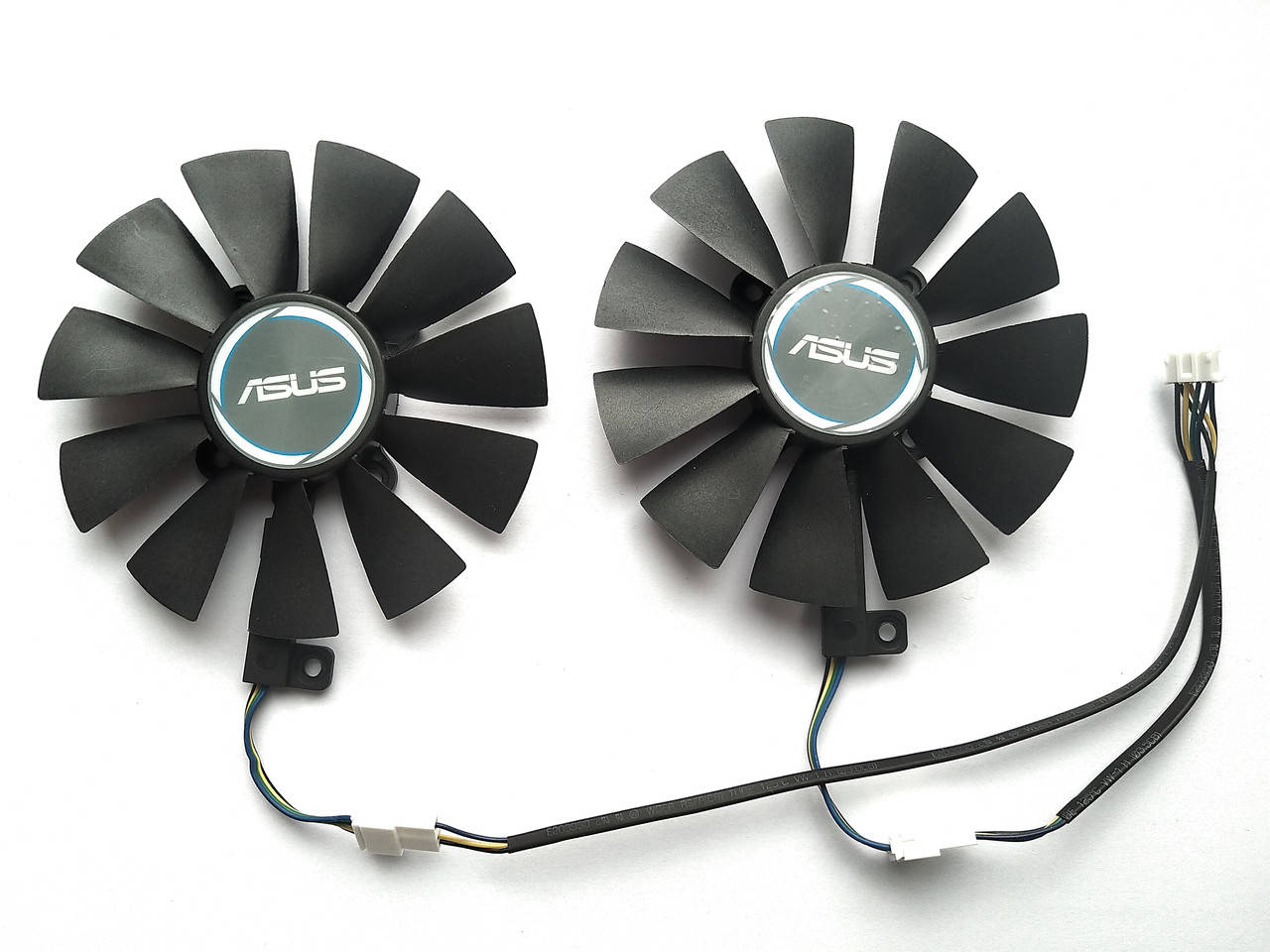 Вентилятор №119 кулер для видеокарты ASUS Dual T129215SU T129215BU PLD09210S12HH GT1060 1070 RX470 480 570
Вентилятор №119 кулер для видеокарты ASUS Dual T129215SU T129215BU PLD09210S12HH GT1060 1070 RX470 480 570