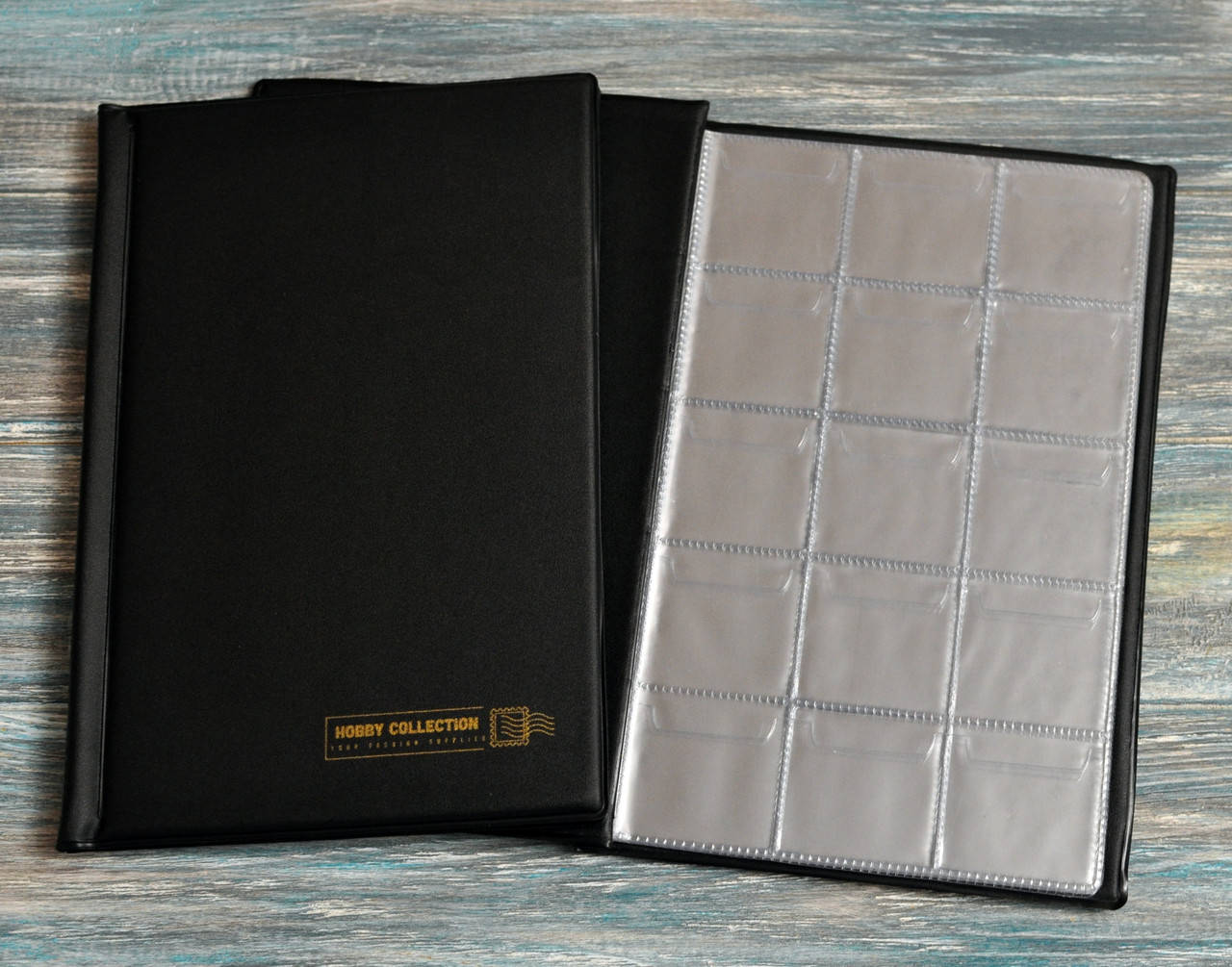 Альбом для монет 160*240 (на 150 монет) HobbyCollection (комірка 45*45)
Альбом для монет 160*240 (на 150 монет) HobbyCollection (комірка 45*45)