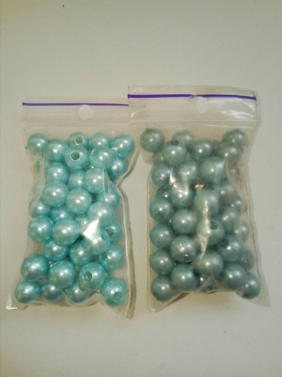 Бусины перламутровые №8 12 г голубой (слева)
Бусины перламутровые №8 12 г голубой (слева)