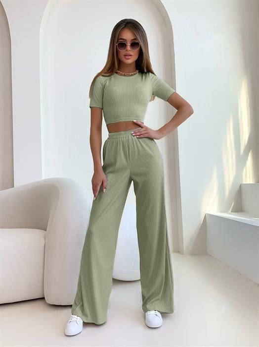 Женский костюм, Зелёный
Женский костюм, Зелёный