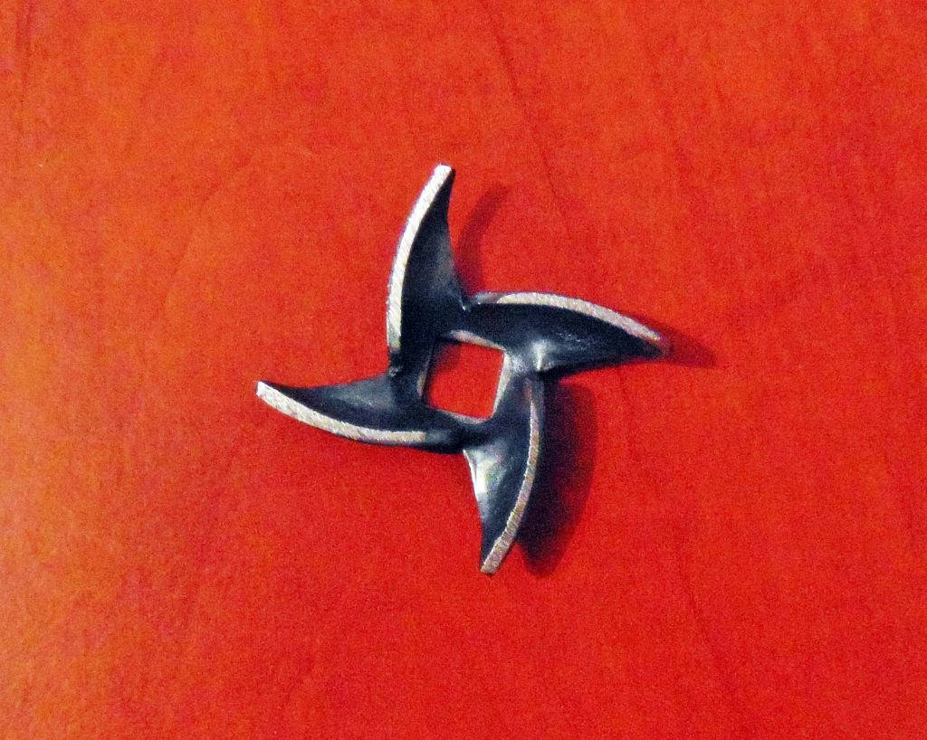 Нож "чудо" для ручной мясорубки
Нож "чудо" для ручной мясорубки