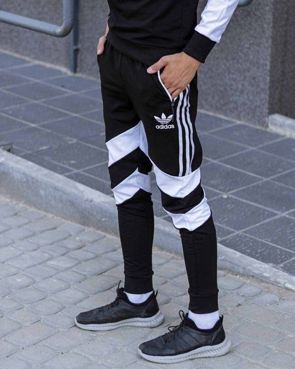 Спортивные штаны мужские Adidas рефлективные весенние осенние летние с лампасами | Брюки мужские Адидас черные
Спортивные штаны мужские Adidas рефлективные весенние осенние летние с лампасами | Брюки мужские Адидас черные
