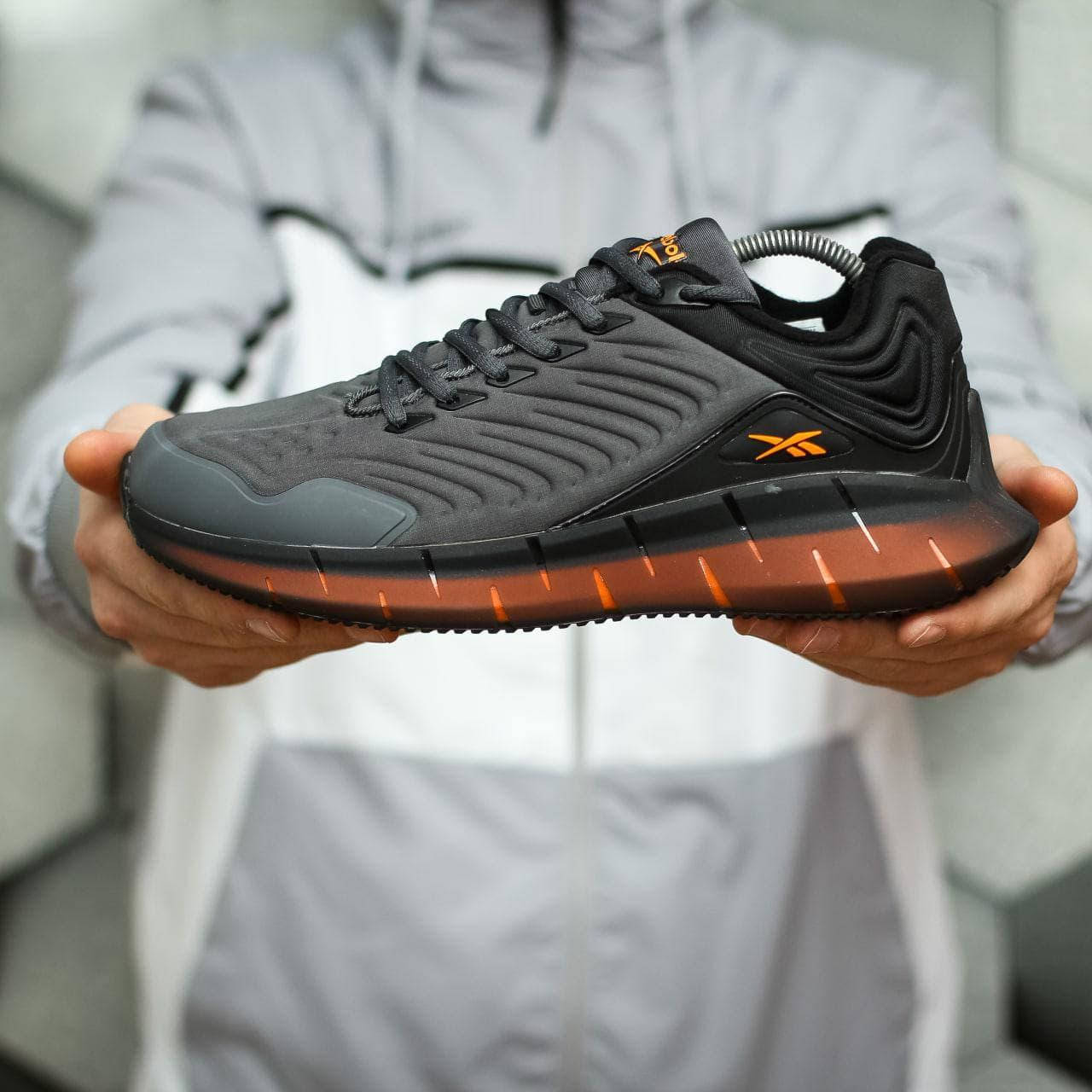 Мужские кроссовки Reebok Zig Kinetica Grey Orange серые с оранжевым термо (41-46), Серый
Мужские кроссовки Reebok Zig Kinetica Grey Orange серые с оранжевым термо (41-46), Серый