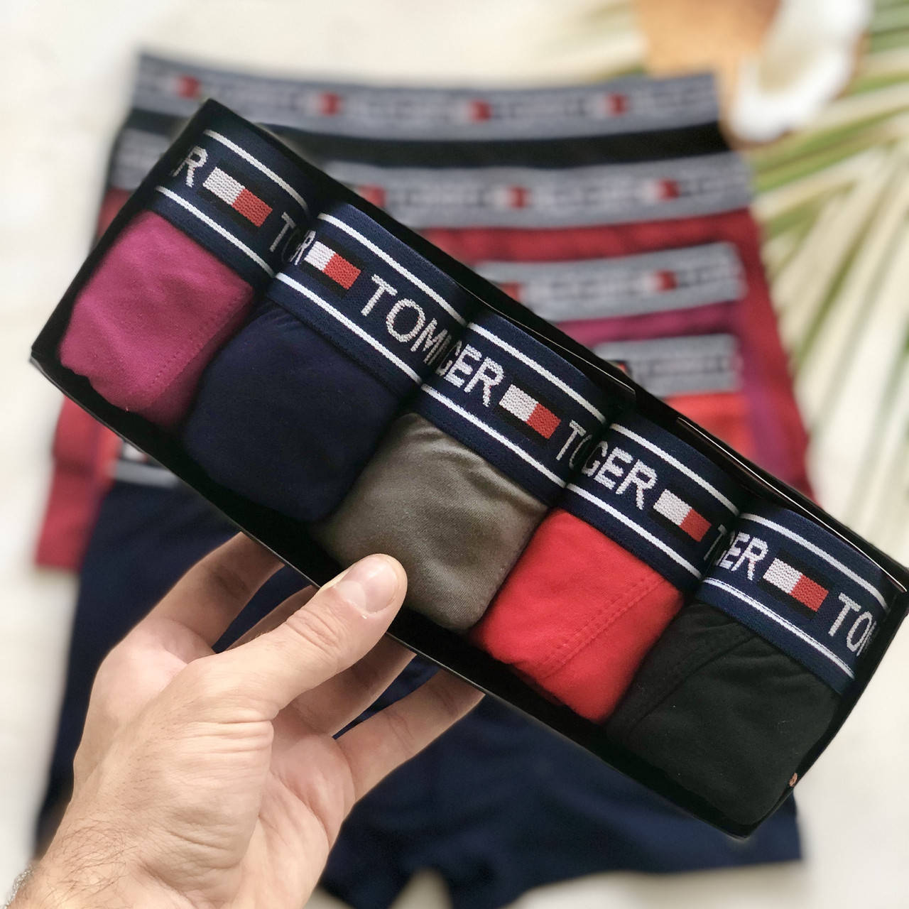 Крутой набор нижнего белья Tommy Hilfiger, мужские трусы 5 шт. классичесие боксеры, Отличный подарок!Реплика! XXL, Разные цвета
Крутой набор нижнего белья Tommy Hilfiger, мужские трусы 5 шт. классичесие боксеры, Отличный подарок!Реплика! XXL, Разные цвета