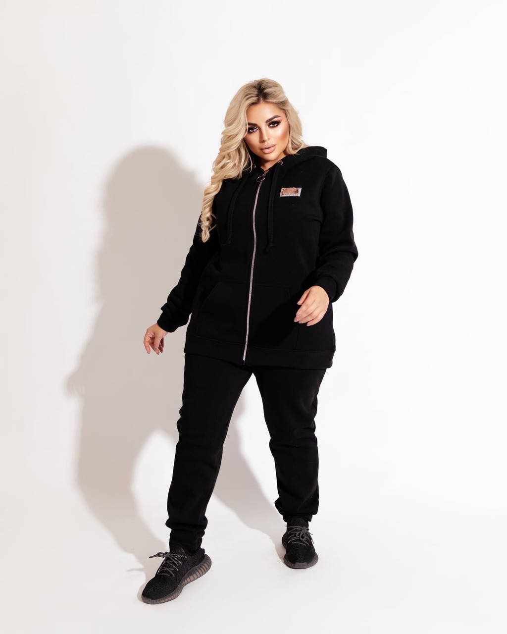 Супербатальный теплый костюм из трехнитки для plus size, костюм большие размеры, костюм спортивный на зиму, Черный
Супербатальный теплый костюм из трехнитки для plus size, костюм большие размеры, костюм спортивный на зиму, Черный