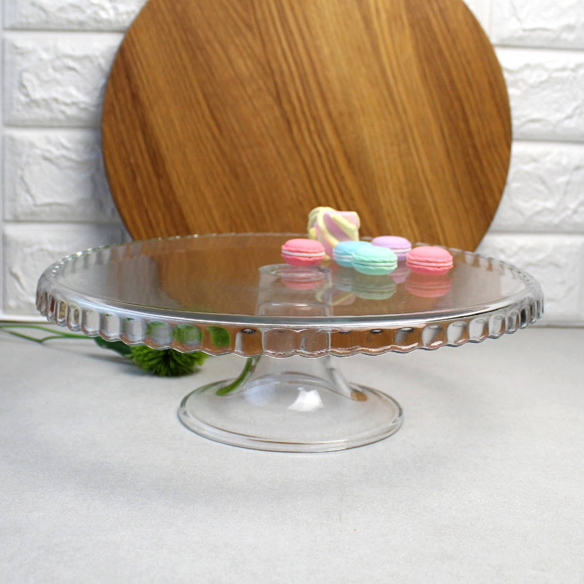 Стеклянное блюдо на ножке с бортиками вниз 280 мм Pasabahce Патисерия (98259), Прозрачный