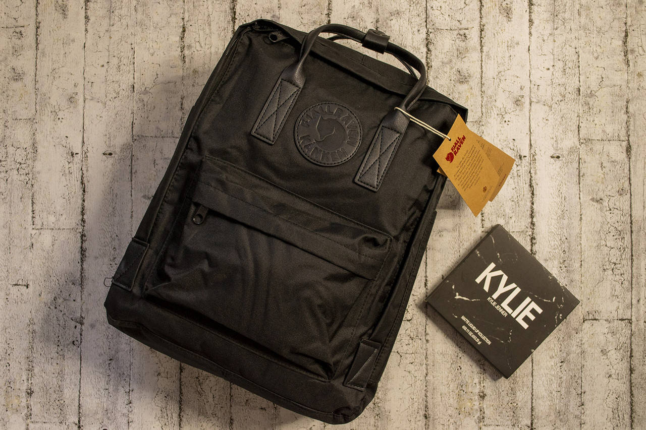 Городской рюкзак прогулочный молодежный Fjallraven Kanken Classic универсальный, Черный
Городской рюкзак прогулочный молодежный Fjallraven Kanken Classic универсальный, Черный