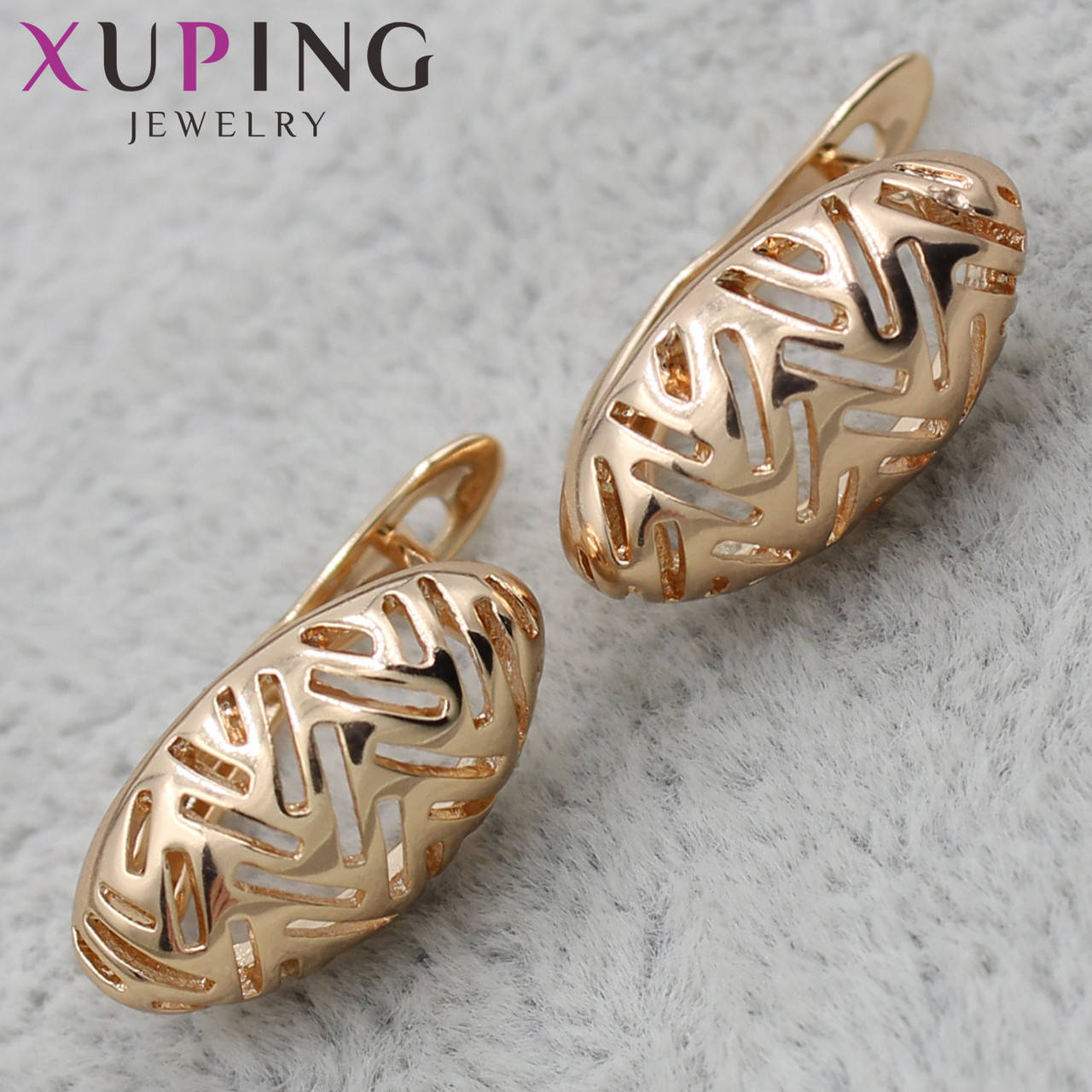 Серьги английский замок золотистого цвета с узорами Xuping Jewelry медецинское золото 18K
Серьги английский замок золотистого цвета с узорами Xuping Jewelry медецинское золото 18K