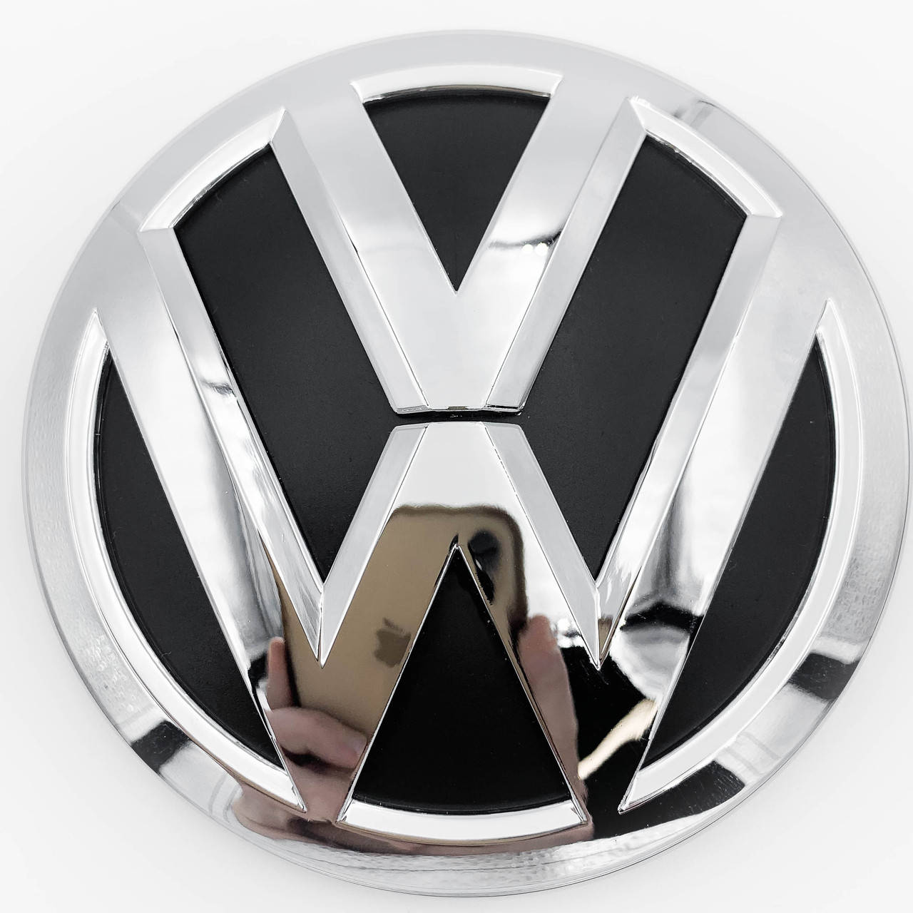 Эмблема задняя, значок на багажник VW Volkswagen (Фольцваген) 100мм Jetta 6, Passat B8, Polo 5 Серебристый
Эмблема задняя, значок на багажник VW Volkswagen (Фольцваген) 100мм Jetta 6, Passat B8, Polo 5 Серебристый