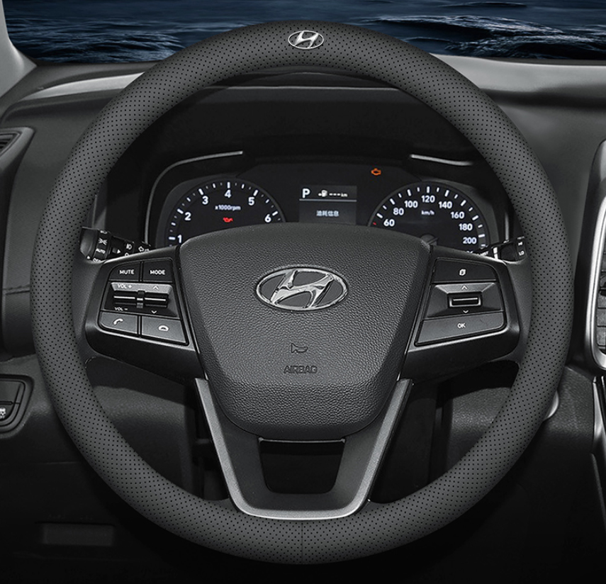 Чехол оплетка на руль Lux Cool с логотипом натуральной кожи для автомобиля Hyundai, Черный
Чехол оплетка на руль Lux Cool с логотипом натуральной кожи для автомобиля Hyundai, Черный