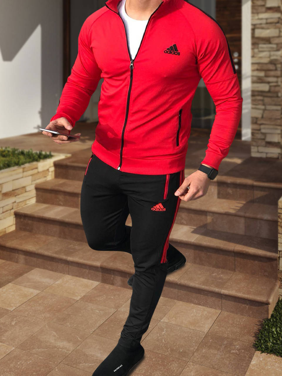 Мужской спортивный костюм Adidas с лампасами красный. Стильный спортивный костюм Адидас M
Мужской спортивный костюм Adidas с лампасами красный. Стильный спортивный костюм Адидас M