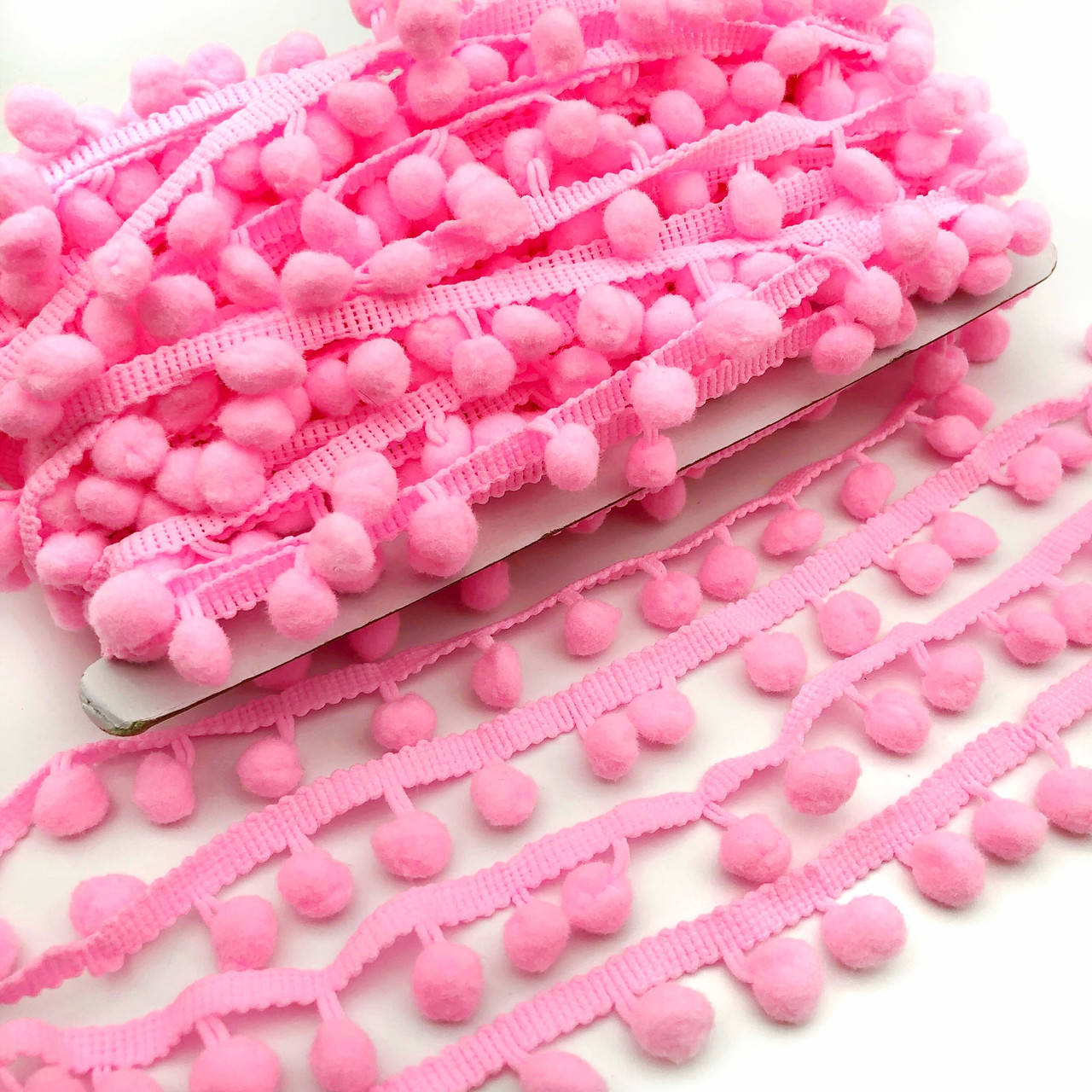 Тесьма с помпонами розовая Ø 1 см, Розовый
Тесьма с помпонами розовая Ø 1 см, Розовый