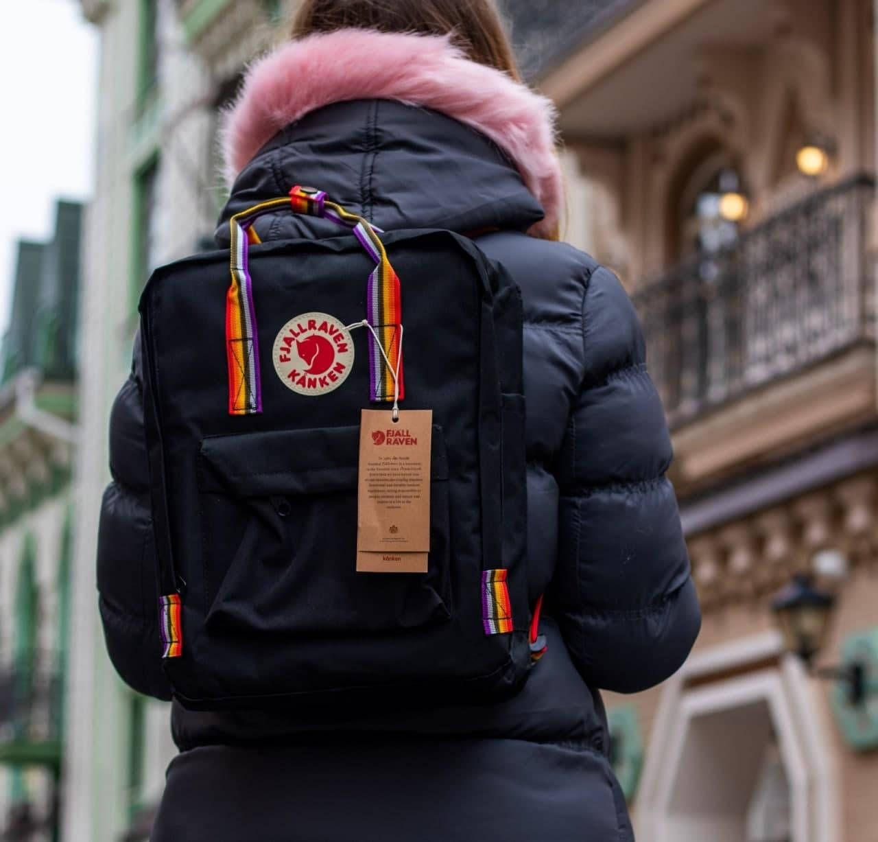 Рюкзак Fjallraven Kanken Bag classic Black Rainbow Канкен чорний райдуга Чорний кольорові ручки, Разные цвета
Рюкзак Fjallraven Kanken Bag classic Black Rainbow Канкен чорний райдуга Чорний кольорові ручки, Разные цвета