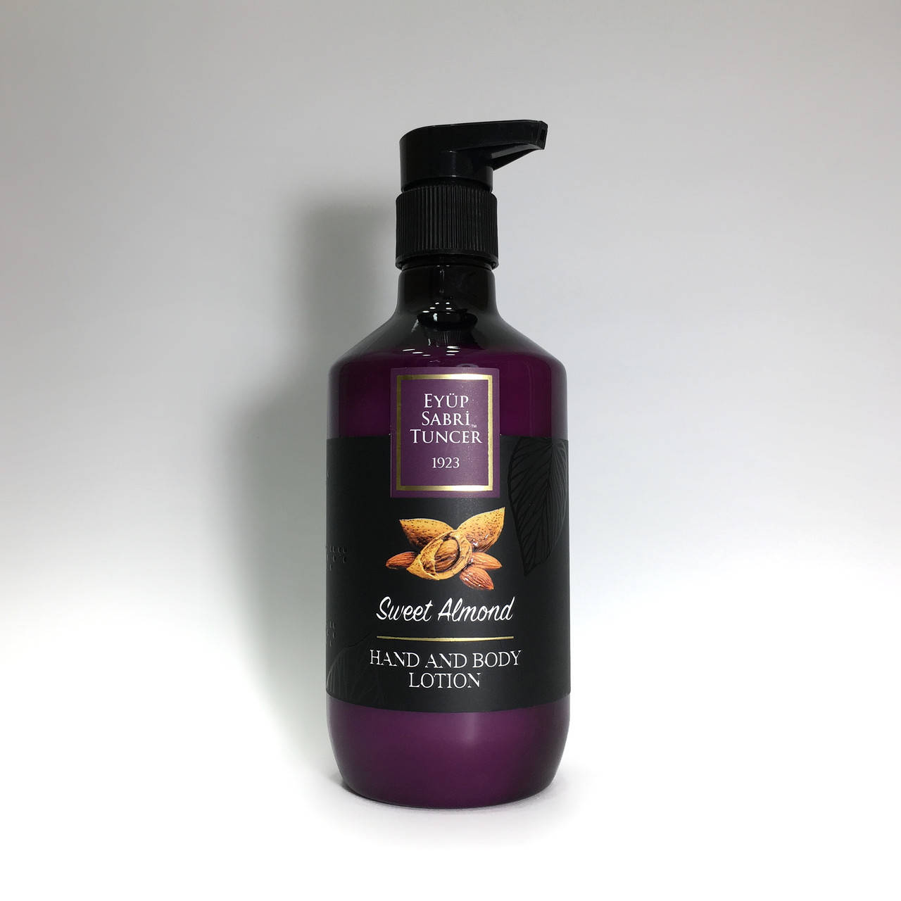 EST Sweet Almond Lotion Увлажняющий лосьон для рук и тела с маслом миндаля маслом Ши и витамином Е 300мл
EST Sweet Almond Lotion Увлажняющий лосьон для рук и тела с маслом миндаля маслом Ши и витамином Е 300мл