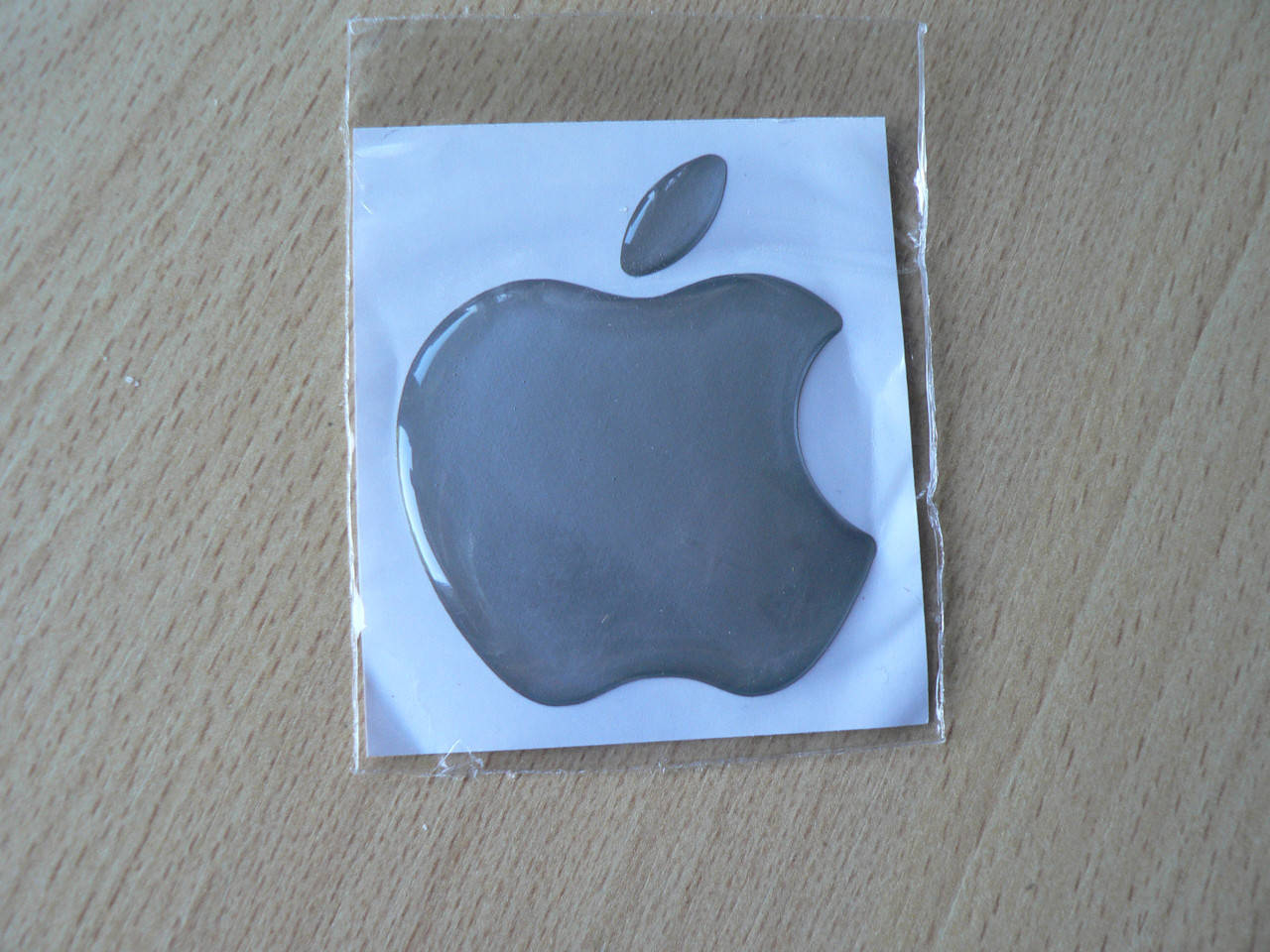 Наклейка s APPLE 50х58х1.9мм серо серебристая силиконовая контурная эпл яблоко яблочко на авто 
Наклейка s APPLE 50х58х1.9мм серо серебристая силиконовая контурная эпл яблоко яблочко на авто