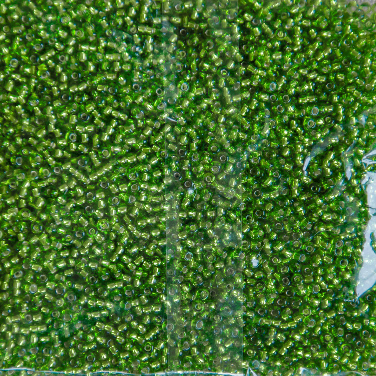 Бисер чешский Preciosa 10/0 50г 57430 салатовый, огонёк
Бисер чешский Preciosa 10/0 50г 57430 салатовый, огонёк