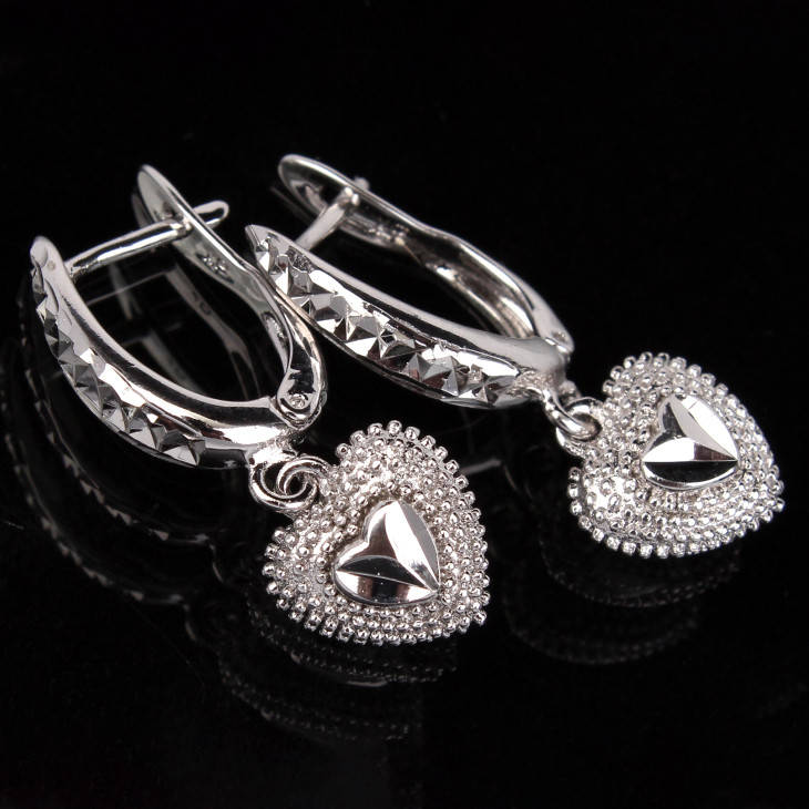 Серьги сердце серебряные бижутерия XUPING, женские сережки сердечки под серебро 100% КАЧЕСТВО - !
Серьги сердце серебряные бижутерия XUPING, женские сережки сердечки под серебро 100% КАЧЕСТВО - !