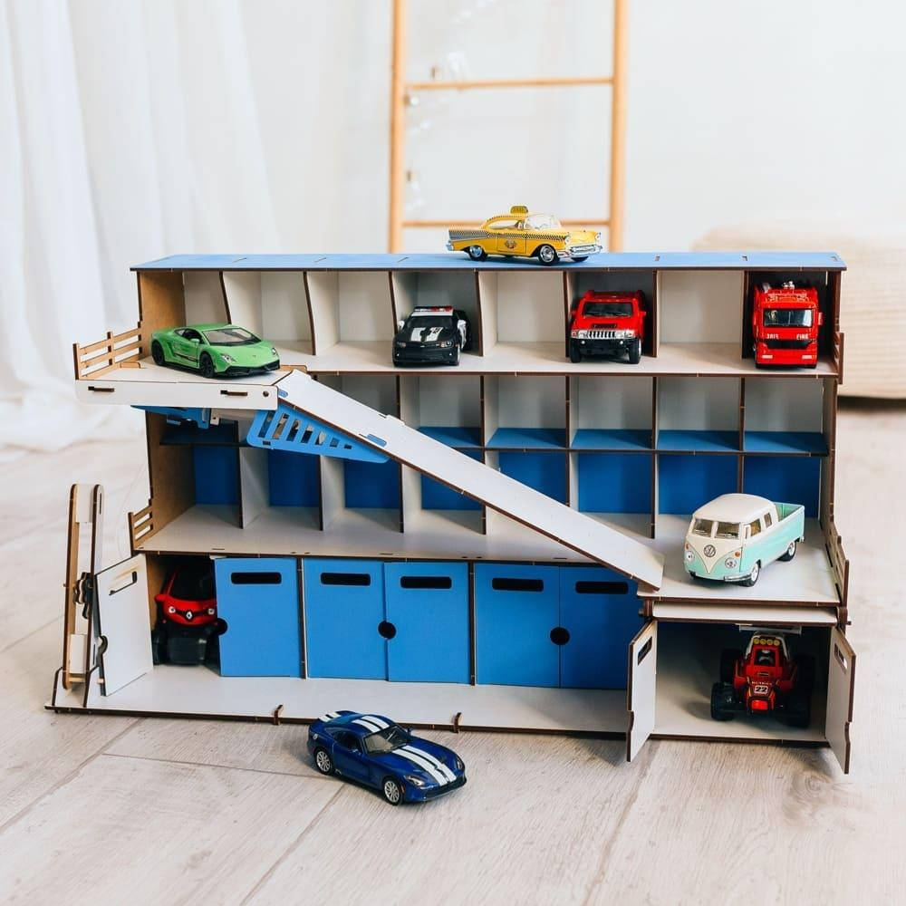 Деревянный гараж-парковка для машинок, Голубой
Деревянный гараж-парковка для машинок, Голубой