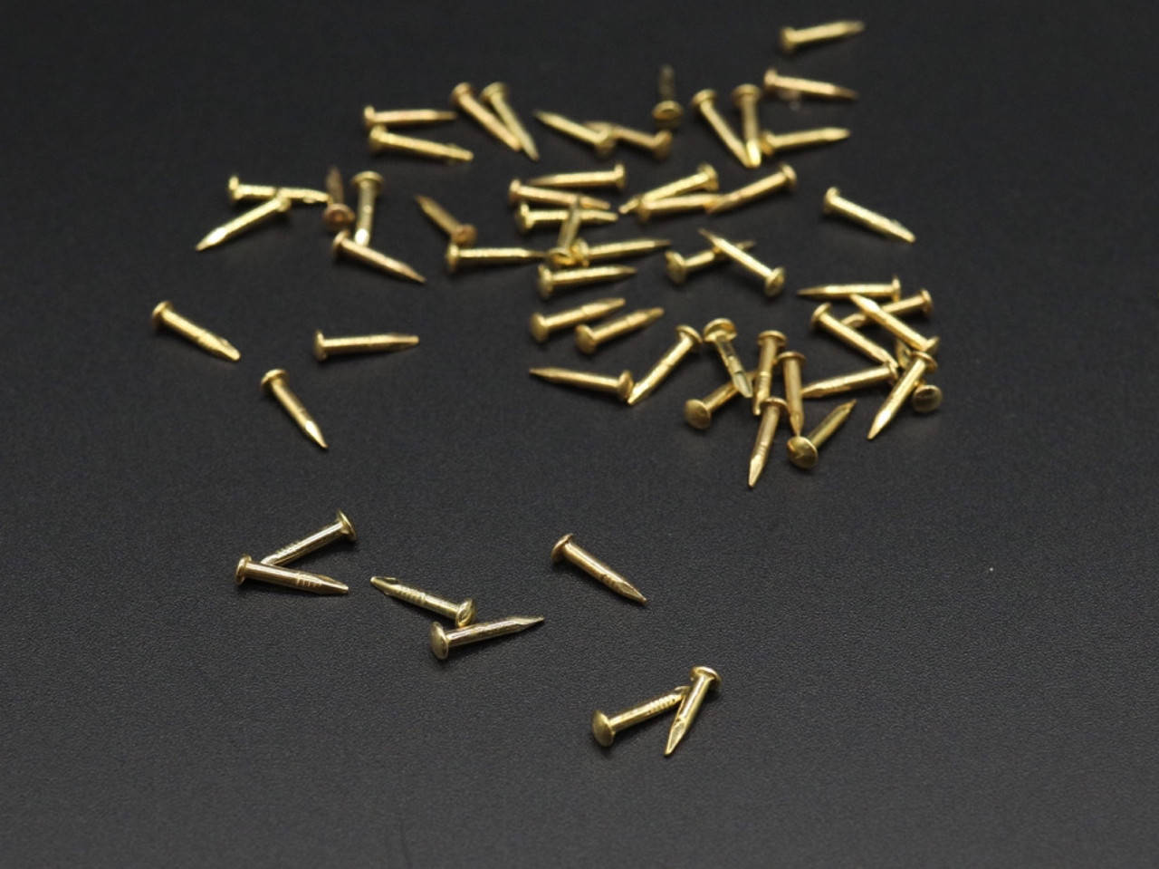 Гвоздь декор. Светлое золото. Большая шляпка.1,5х10мм
Гвоздь декор. Светлое золото. Большая шляпка.1,5х10мм