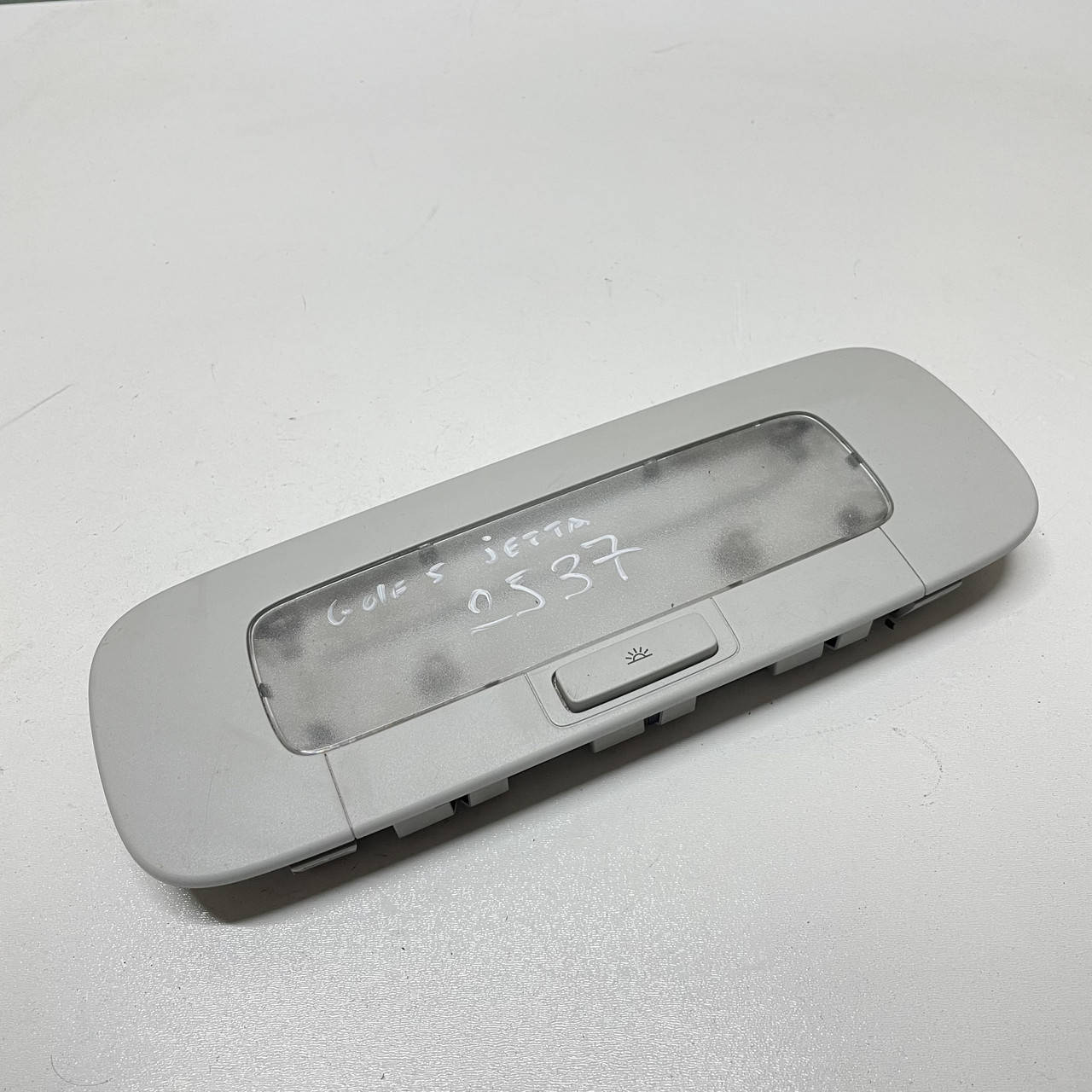 1k0947291 Плафон салона задний Volkswagen Golf 5 6, Passat B7, B6, Golf plus Jetta Octavia A7 салонный
1k0947291 Плафон салона задний Volkswagen Golf 5 6, Passat B7, B6, Golf plus Jetta Octavia A7 салонный