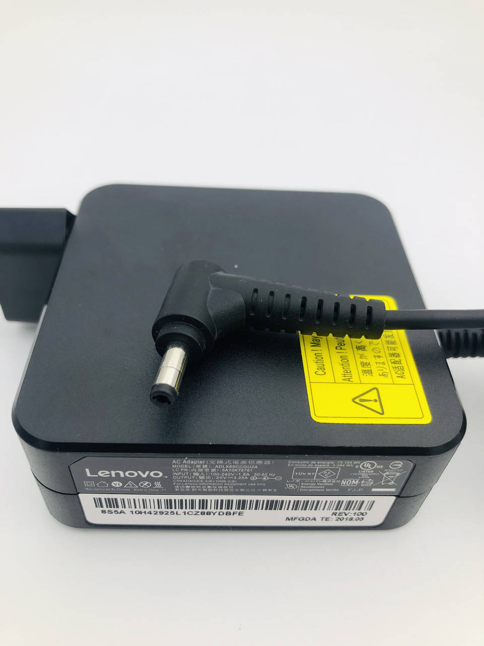 Блок питания для ноутбука Lenovo, разъем 4.0*1.7 мм, 20V, 3.25A, 65W, черный, с вилкой, ORIG
Блок питания для ноутбука Lenovo, разъем 4.0*1.7 мм, 20V, 3.25A, 65W, черный, с вилкой, ORIG