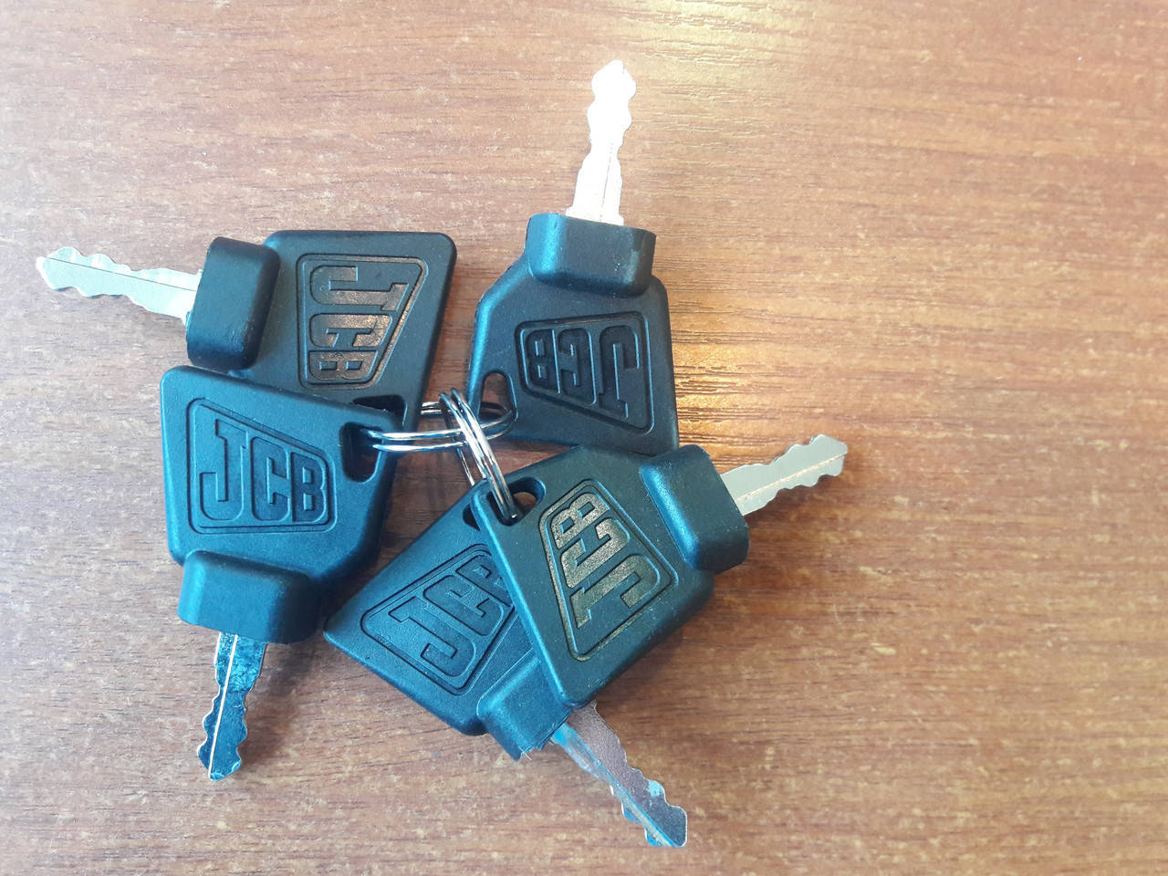 Ключ Замка зажигания JCB 3CX, 4CX
Ключ Замка зажигания JCB 3CX, 4CX