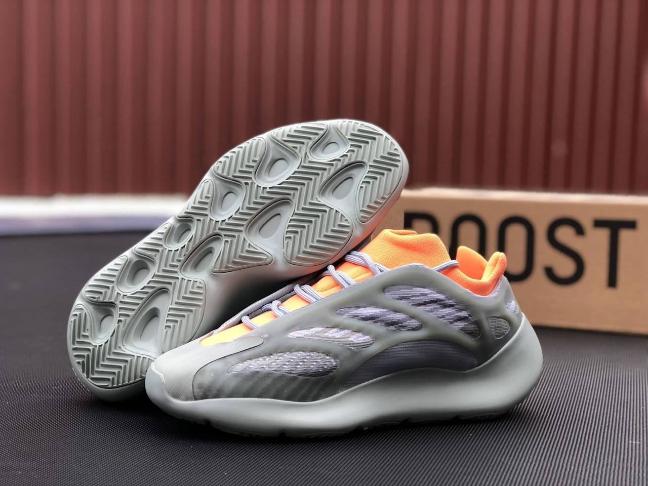 Кроссовки adidas yeezy boost 700 v3 (Рефлективные), адидас изи буст 700 в3(41, 44, 45) 44, Серый
Кроссовки adidas yeezy boost 700 v3 (Рефлективные), адидас изи буст 700 в3(41, 44, 45) 44, Серый