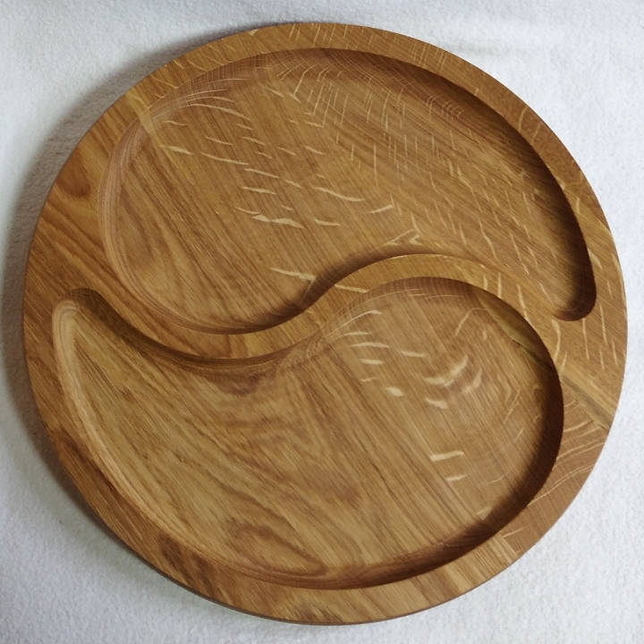 Менажниця, дерев'яний піднос, дуб. двохстороння.
Менажниця, дерев'яний піднос, дуб. двохстороння.