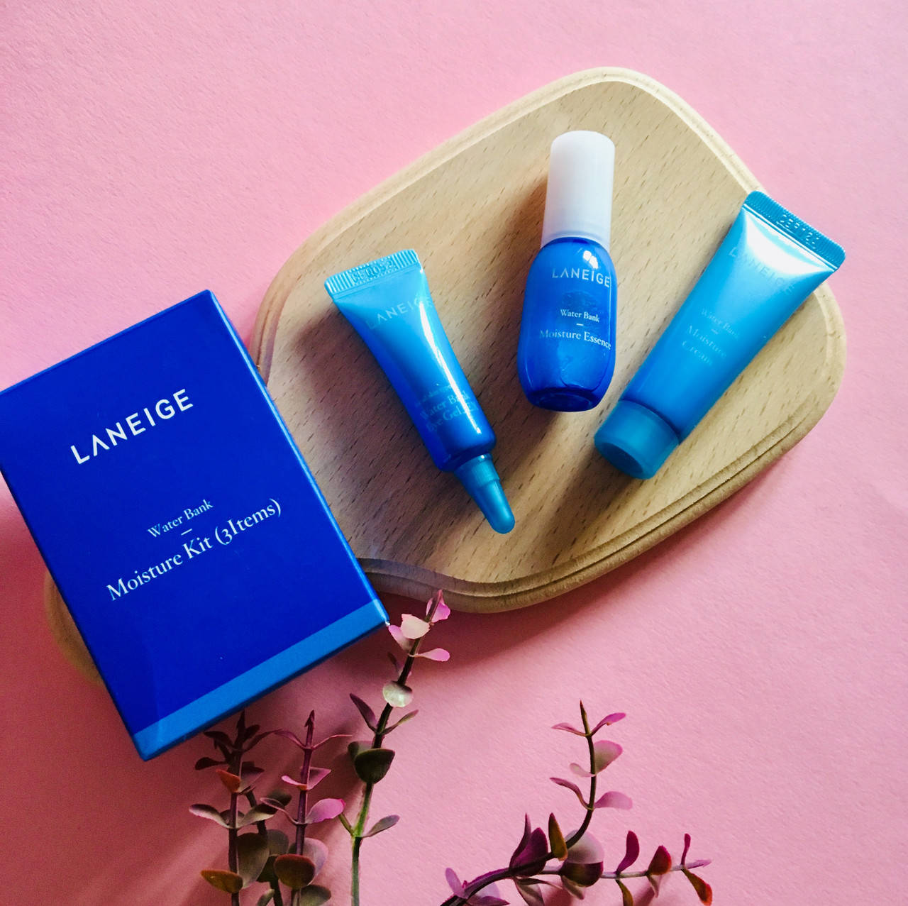 Набор мини версий увлажняющий Laneige Water Bank Hydro Kit (essence/10ml+cr/10ml+eye/gel/3ml)
Набор мини версий увлажняющий Laneige Water Bank Hydro Kit (essence/10ml+cr/10ml+eye/gel/3ml)