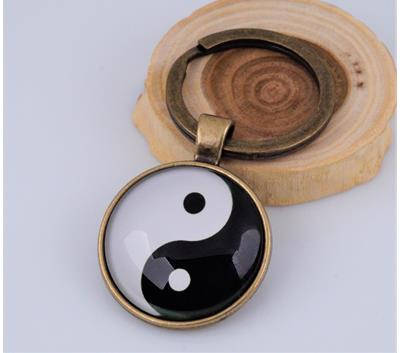 Брелок для ключей "Инь-Янь".
Брелок для ключей "Инь-Янь".