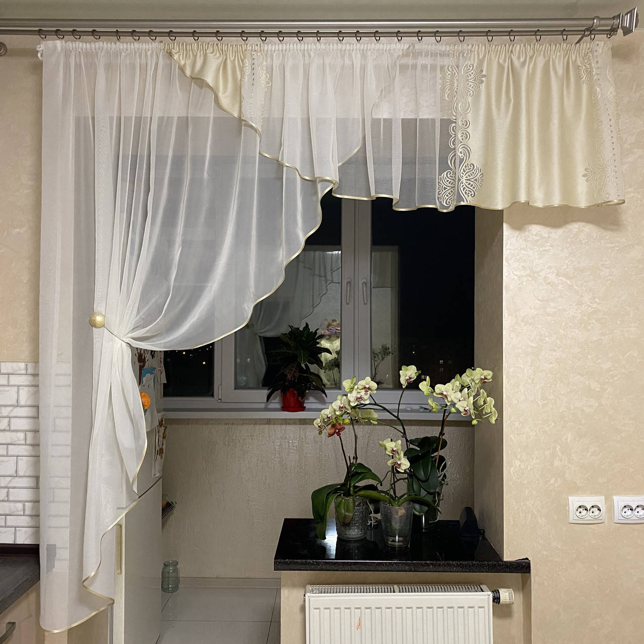 Готовая тюль на кухню. Кухонная тюль. Занавески на кухню. Тюль на кухню. Тюль арка. Ассиметричная тюль, Золотистый
Готовая тюль на кухню. Кухонная тюль. Занавески на кухню. Тюль на кухню. Тюль арка. Ассиметричная тюль, Золотистый