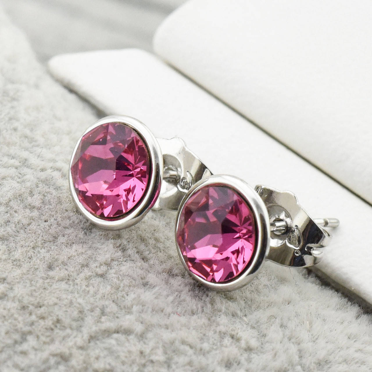 Серьги Xuping с кристаллами Swarovski 21080 размер 9х9 мм цвет розовый позолота Белое Золото
Серьги Xuping с кристаллами Swarovski 21080 размер 9х9 мм цвет розовый позолота Белое Золото