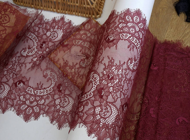 Шантильи тёмно-красный шир 40 см. купон 3 м. 
Шантильи тёмно-красный шир 40 см. купон 3 м.