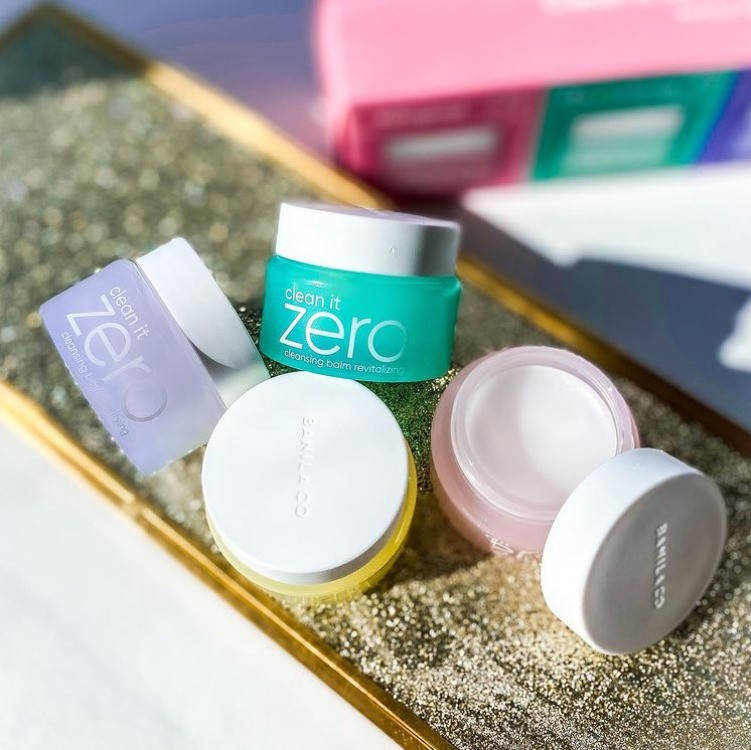 Набор очищающих бальзамов для снятия макияжа Banila Co Clean it Zero Cleansing Balm
Набор очищающих бальзамов для снятия макияжа Banila Co Clean it Zero Cleansing Balm