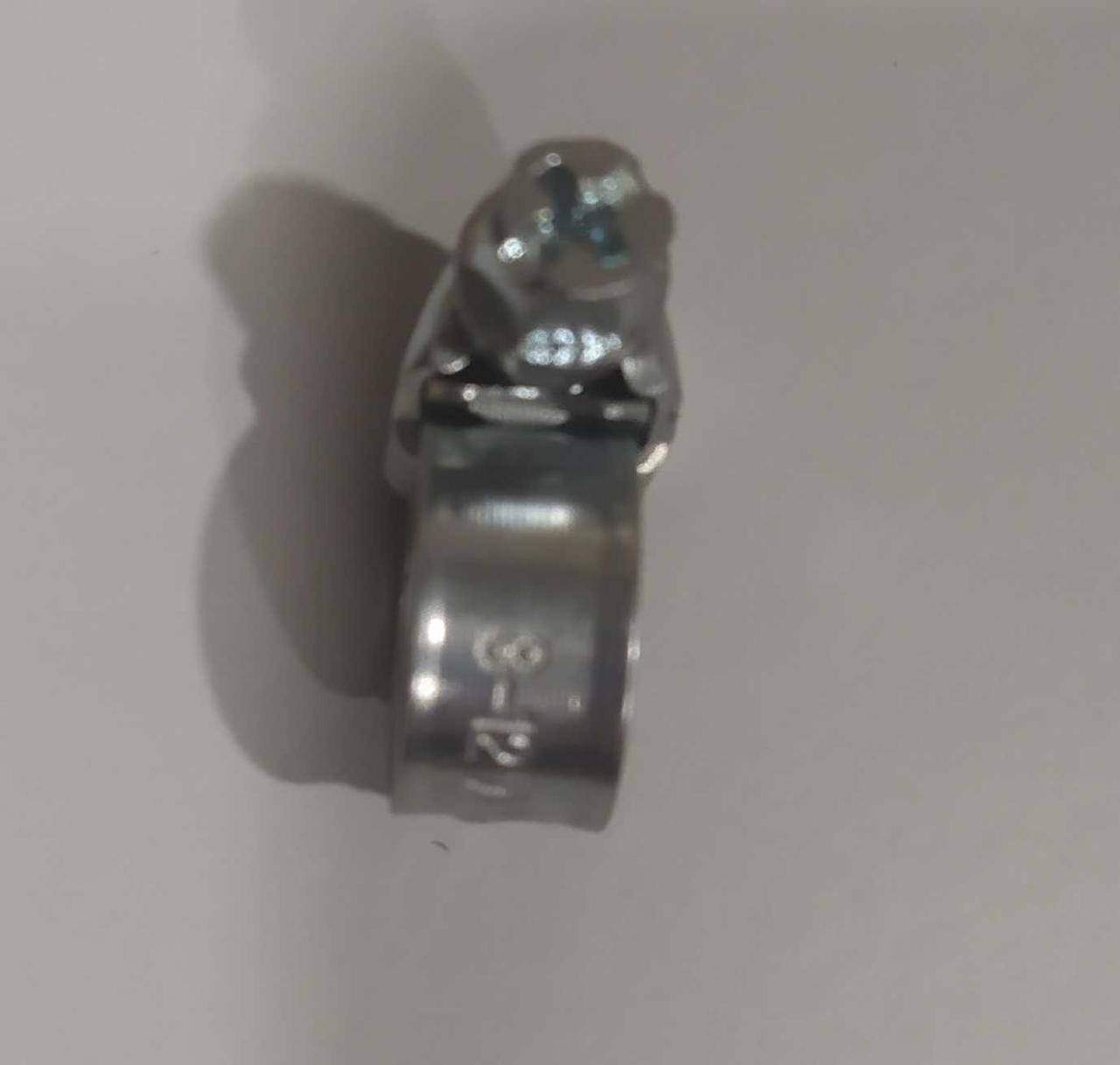 Хомут червячный 8-12 мм. Оцинкованная сталь.
Хомут червячный 8-12 мм. Оцинкованная сталь.