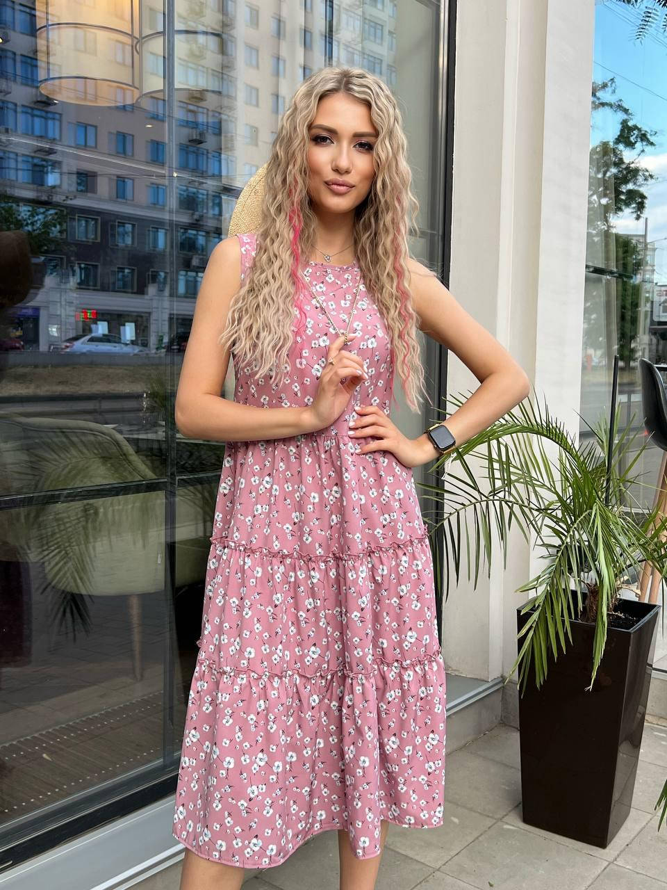 Летний сарафан из шелкового софта с цветочным принтом пудра
Летний сарафан из шелкового софта с цветочным принтом пудра