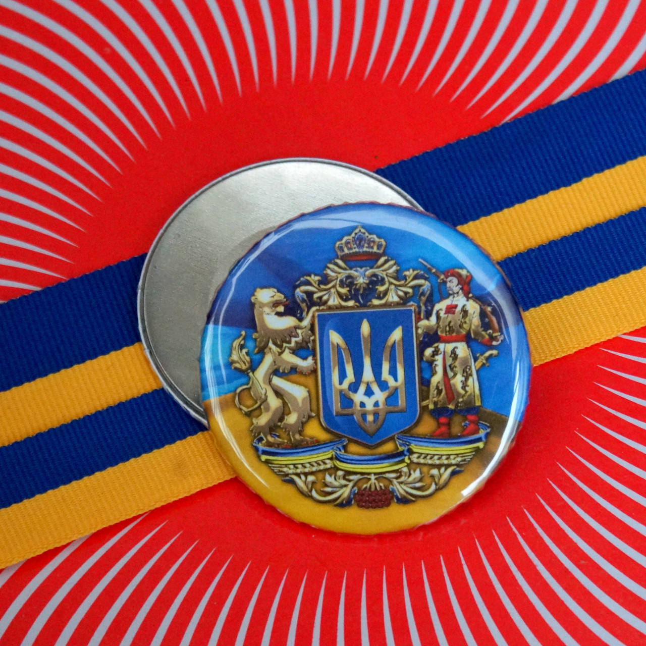 Значок "Тризуб великий Герб України на прапорі" (56 мм), значки символіка, значок Украина купить, украина
Значок "Тризуб великий Герб України на прапорі" (56 мм), значки символіка, значок Украина купить, украина