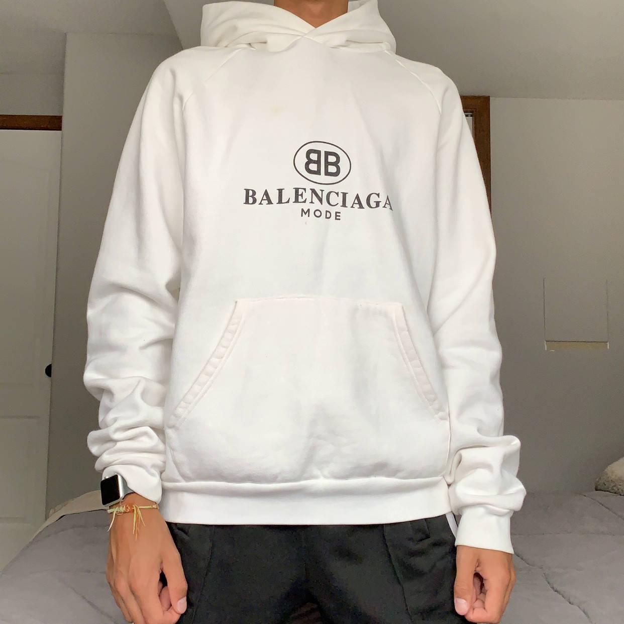 Белое худи Balenciaga Mode Logo толстовка Баленсиага унисекс (мужское, женское, детское), Белый
Белое худи Balenciaga Mode Logo толстовка Баленсиага унисекс (мужское, женское, детское), Белый