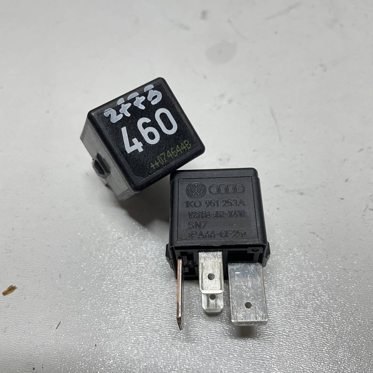 (460) Реле электрическое 1K0951253A 1K0 951 253A VAG VW Passat B6 Audi a3 Skoda Octavia Caddy Eos GOlf Tiguan
(460) Реле электрическое 1K0951253A 1K0 951 253A VAG VW Passat B6 Audi a3 Skoda Octavia Caddy Eos GOlf Tiguan
