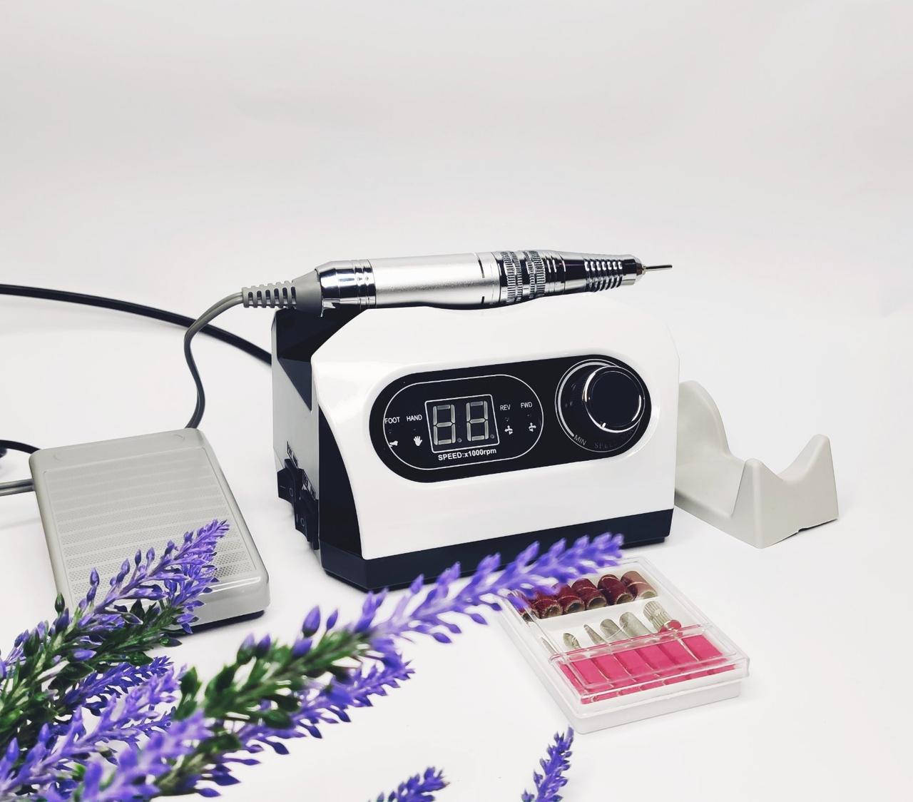 Фрезер/Машинка для маникюра и педикюра Nail Drill ZS-717 белый 45000 об/мин 65 ватт, Синий
Фрезер/Машинка для маникюра и педикюра Nail Drill ZS-717 белый 45000 об/мин 65 ватт, Синий