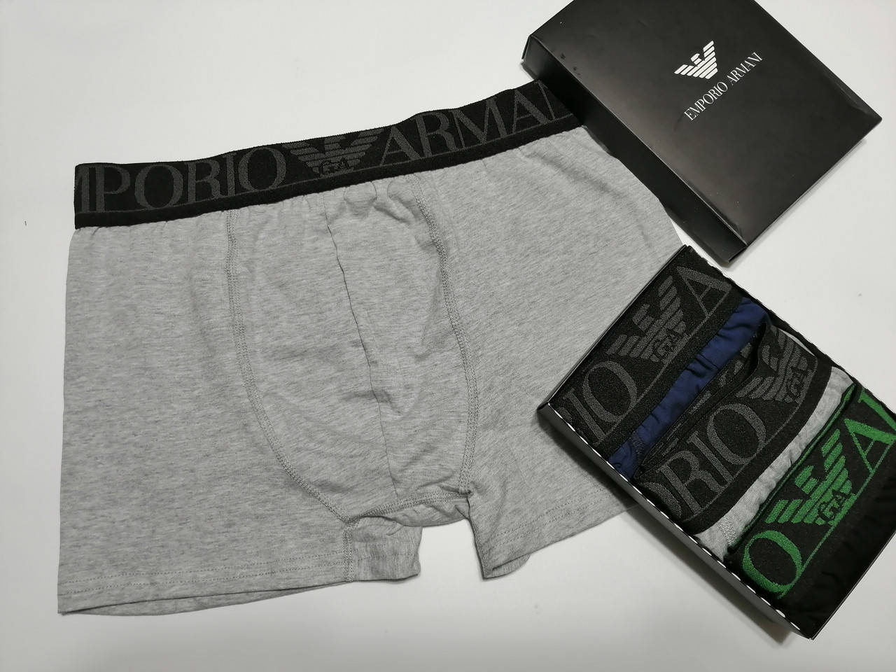 Мужские трусы "Emporio Armani" 3 штуки в упаковке, материал хлопок, Размер XL., Разные цвета
Мужские трусы "Emporio Armani" 3 штуки в упаковке, материал хлопок, Размер XL., Разные цвета