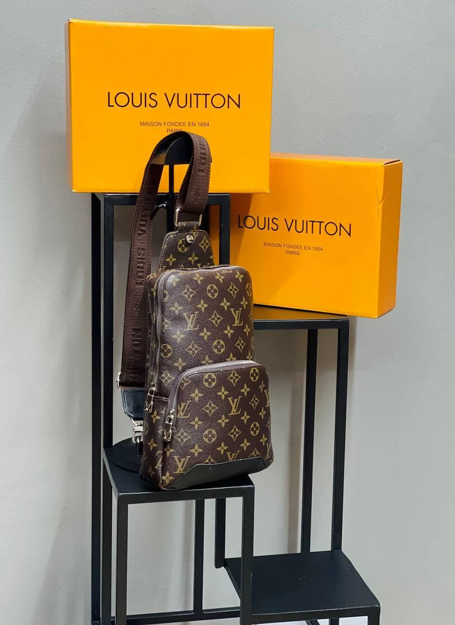 Сумка коричневая мужская через плечо Louis Vuitton Луи Витон Бананка Мужской Слинг экокожа сумка LV, Коричневый
Сумка коричневая мужская через плечо Louis Vuitton Луи Витон Бананка Мужской Слинг экокожа сумка LV, Коричневый