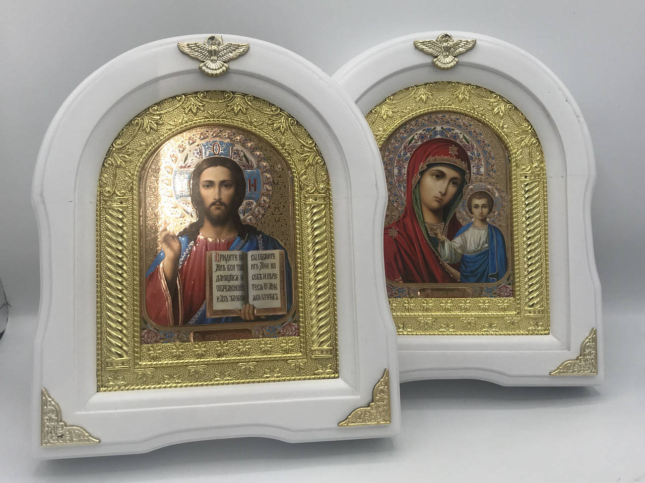 Иконы парные в белой рамке
Иконы парные в белой рамке