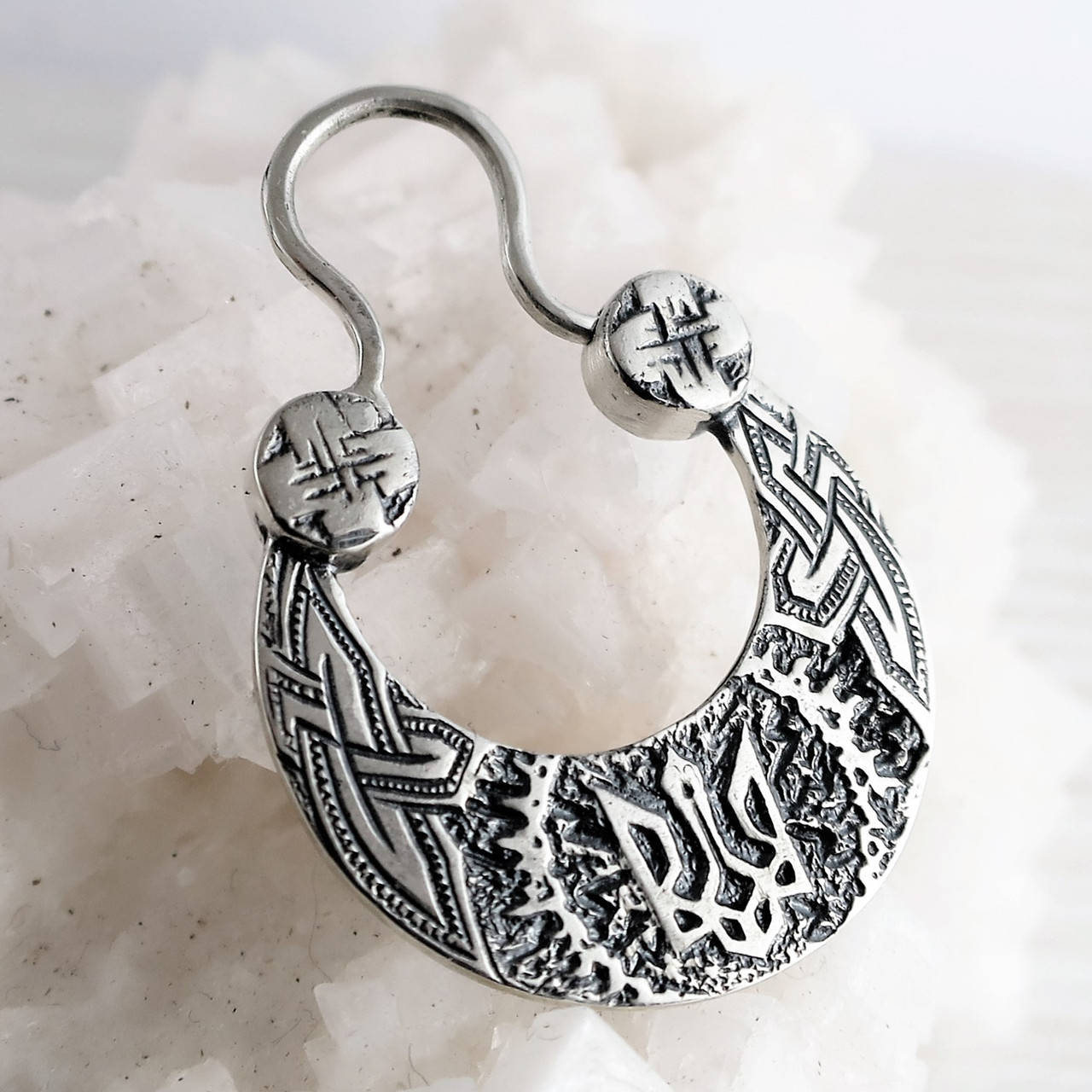 Тризуб серьга казацкая мужская серебряная
Тризуб серьга казацкая мужская серебряная