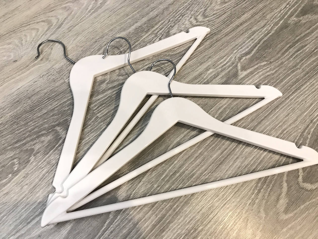 Вешалки под дерево белые
Вешалки под дерево белые