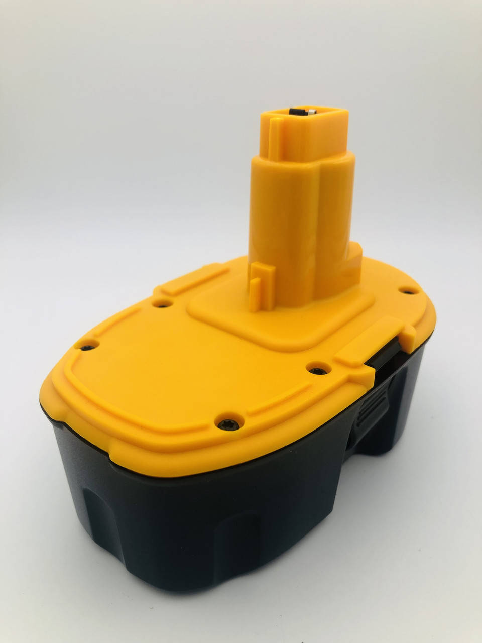 Аккумулятор для электроинструмента DeWalt DC9096/DE9039/DE9095/DE9096/DE9098, (Ni-Mh 18V 3.0Ah)
Аккумулятор для электроинструмента DeWalt DC9096/DE9039/DE9095/DE9096/DE9098, (Ni-Mh 18V 3.0Ah)
