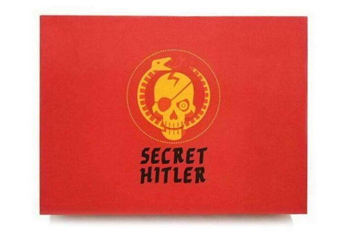 Настольная игра Creative Commons Тайный Гитлер (красная коробка) (Secret Hitler. Red Box) (89868)
Настольная игра Creative Commons Тайный Гитлер (красная коробка) (Secret Hitler. Red Box) (89868)